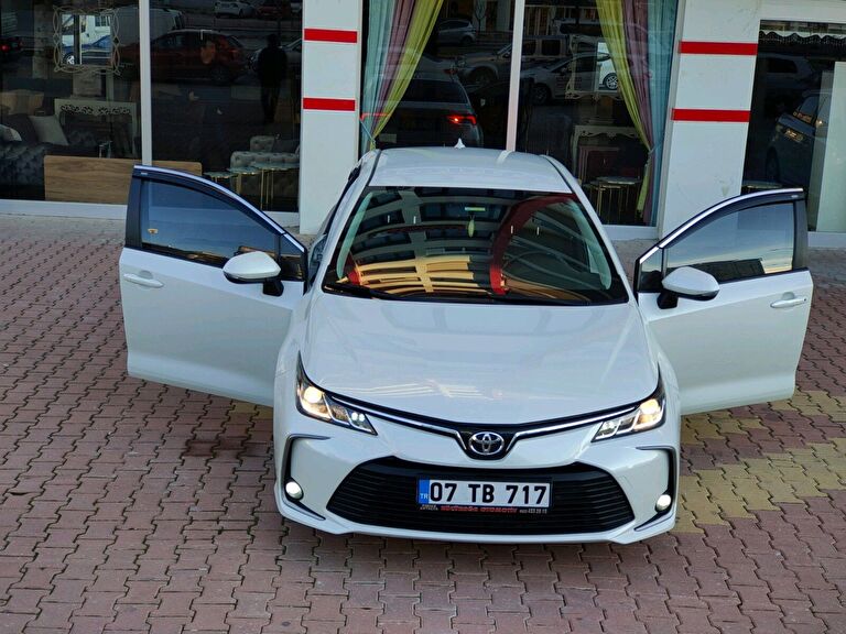 TOYOTA COROLLA