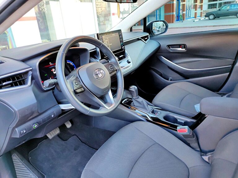 TOYOTA COROLLA