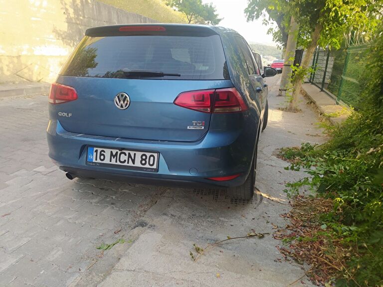 VOLKSWAGEN GOLF
