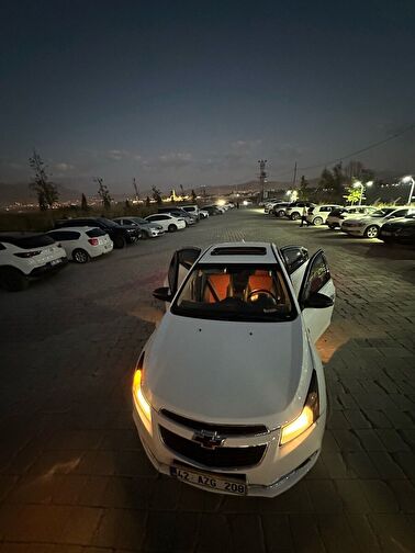 CHEVROLET CRUZE