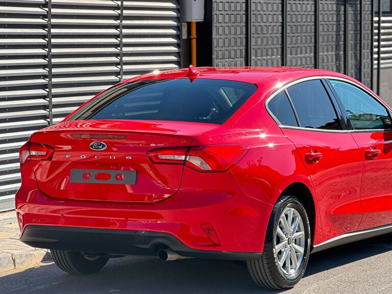 FORD FOCUS