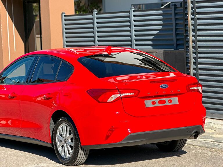 FORD FOCUS