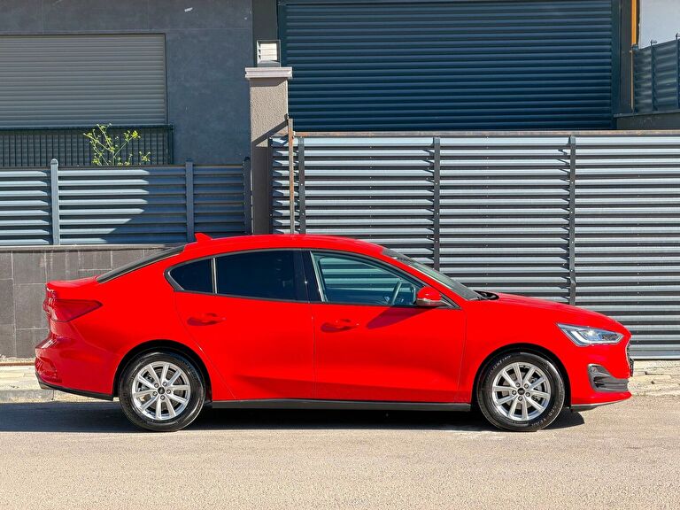 FORD FOCUS