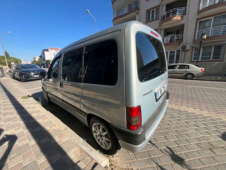 PEUGEOT PARTNER