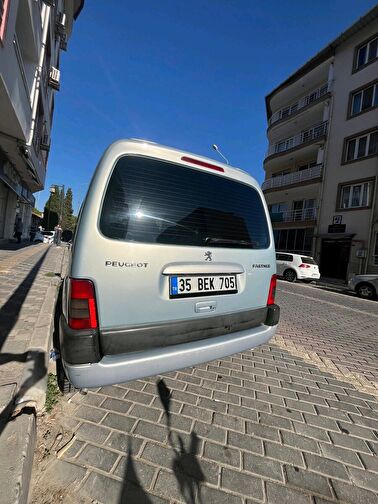 PEUGEOT PARTNER