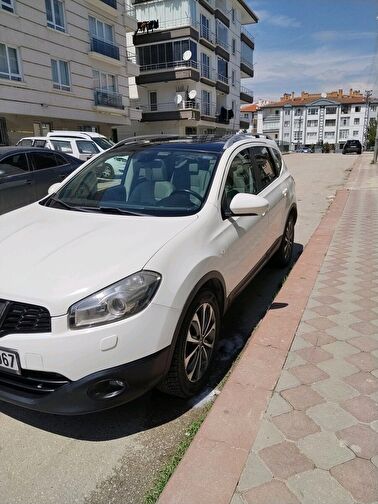 NISSAN QASHQAI+2