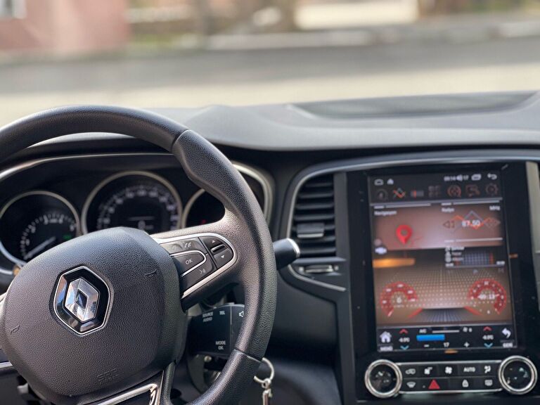 RENAULT MEGANE