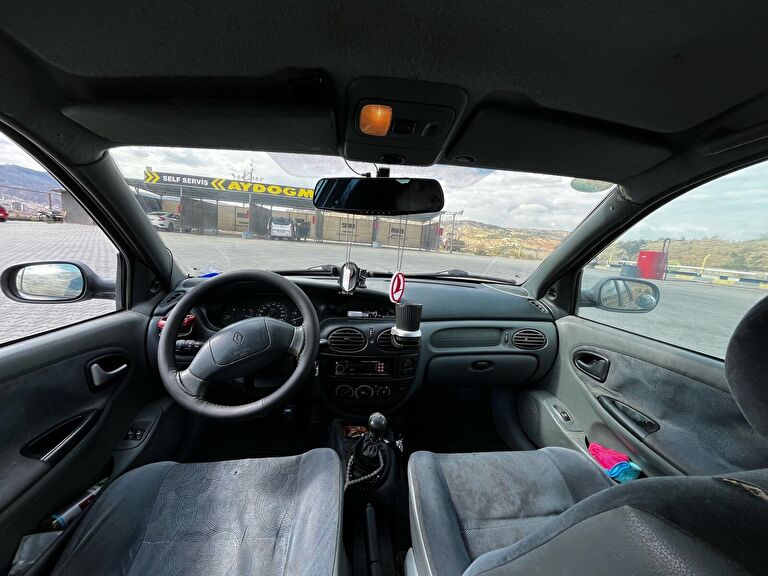 RENAULT MEGANE