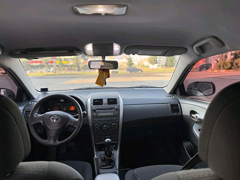 TOYOTA COROLLA