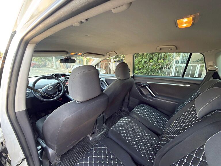 TOYOTA VERSO