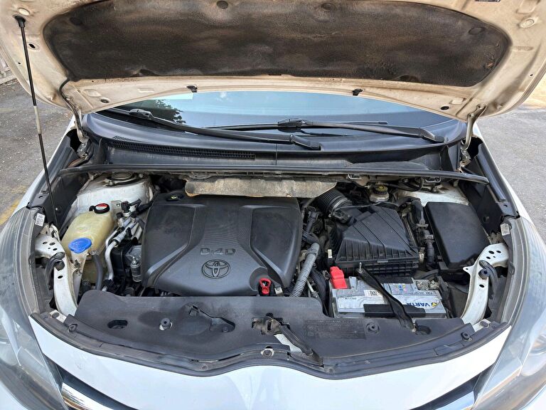 TOYOTA VERSO