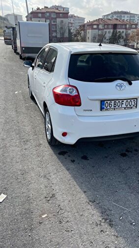 TOYOTA AURIS