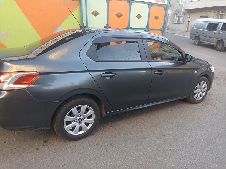 PEUGEOT 301