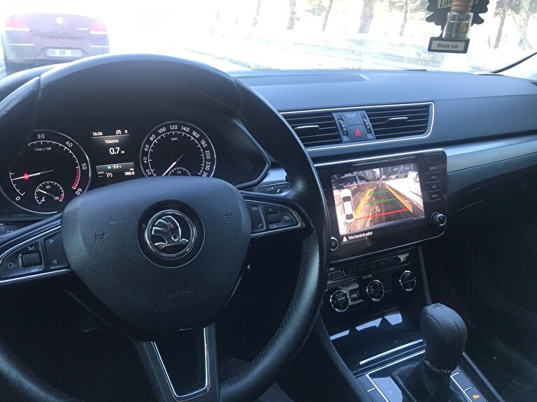 SKODA SUPERB