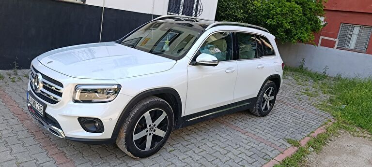MERCEDES-BENZ GLB