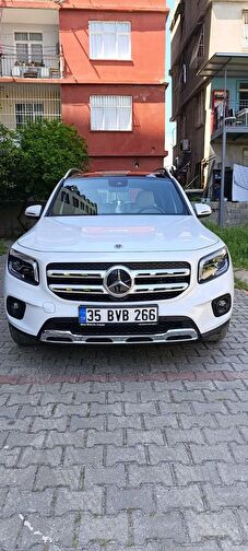 MERCEDES-BENZ GLB