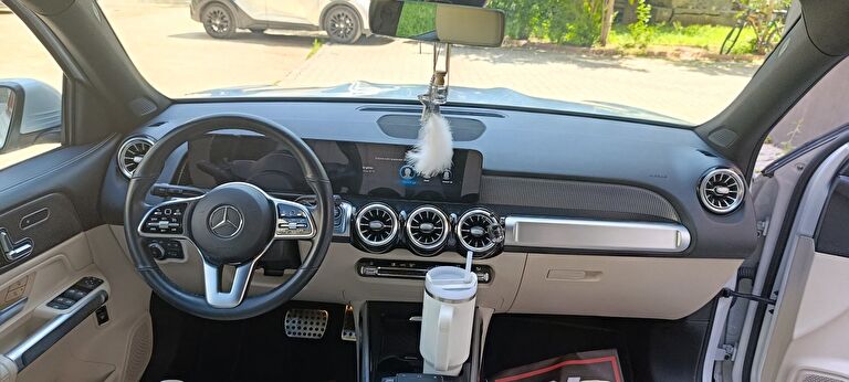 MERCEDES-BENZ GLB