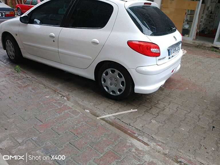 PEUGEOT 206