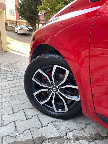 RENAULT CLIO SPORT TOURER