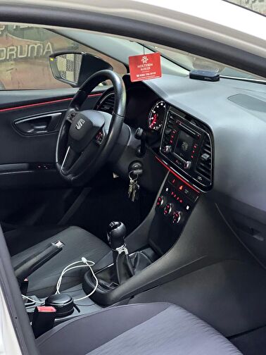 SEAT LEON
