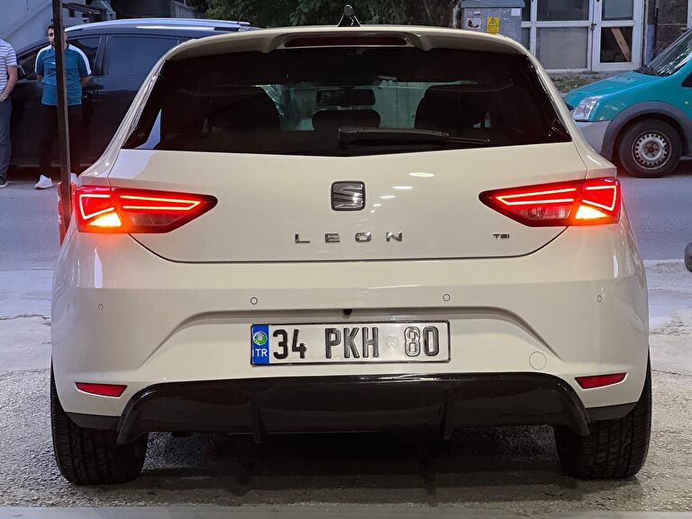 SEAT LEON