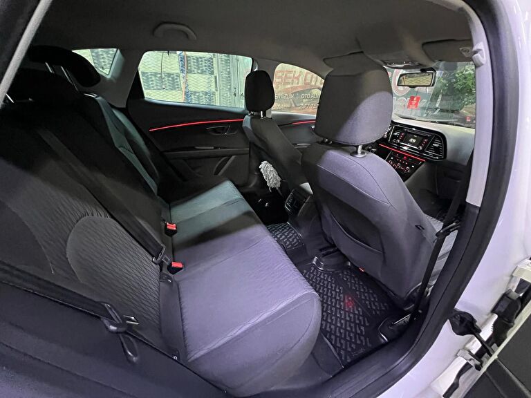 SEAT LEON