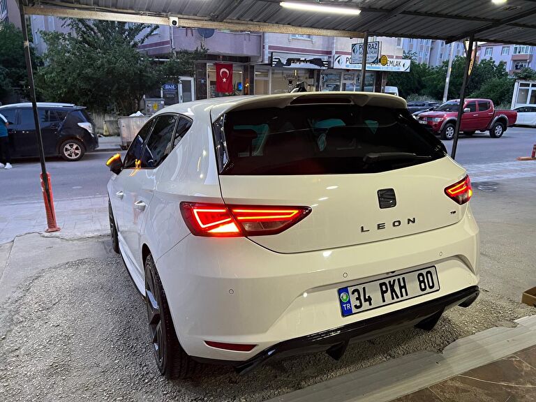 SEAT LEON