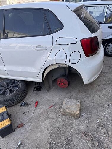VOLKSWAGEN POLO