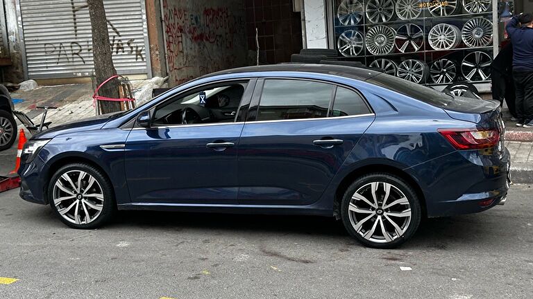 RENAULT MEGANE