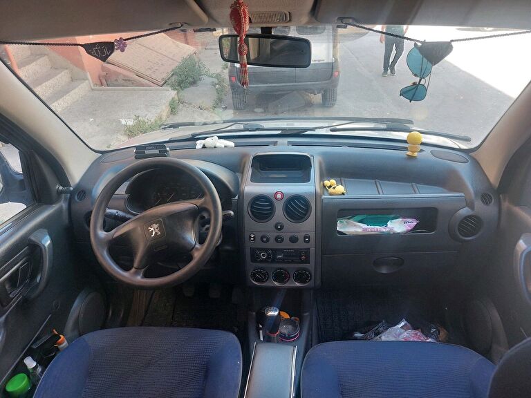 PEUGEOT PARTNER