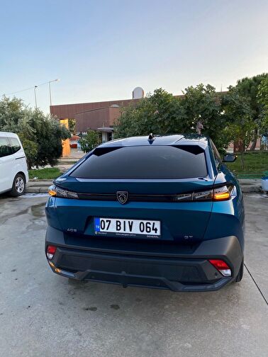 PEUGEOT 408