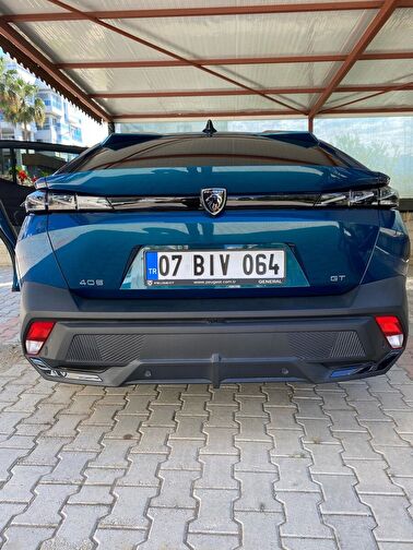 PEUGEOT 408