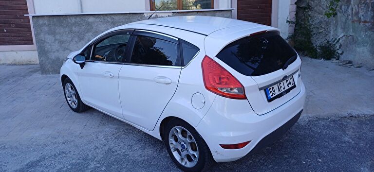 FORD FIESTA