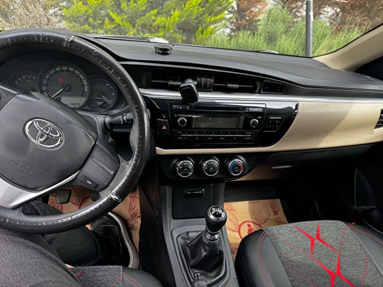 TOYOTA COROLLA
