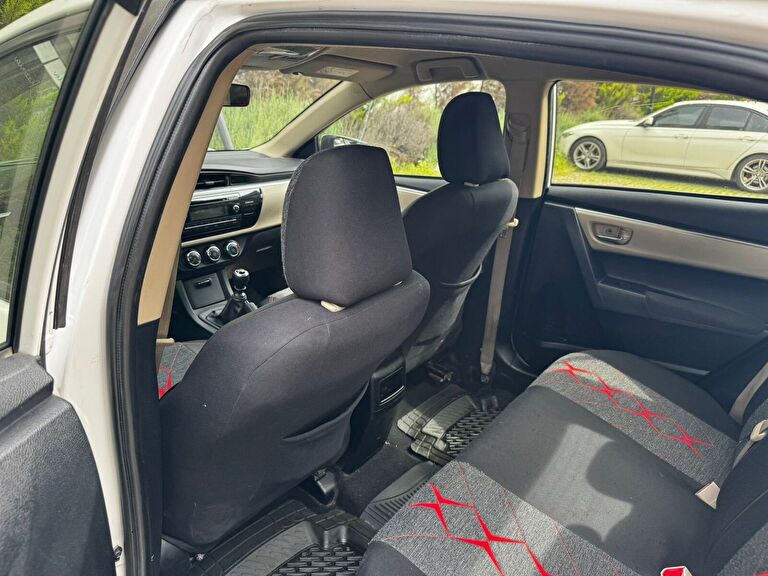 TOYOTA COROLLA