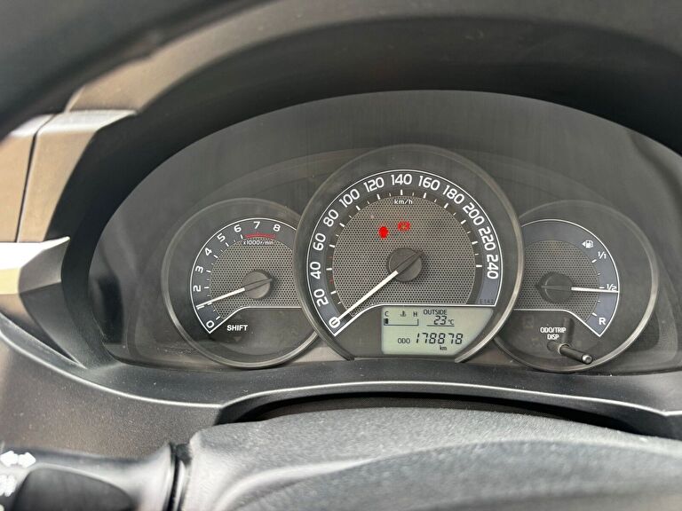 TOYOTA COROLLA