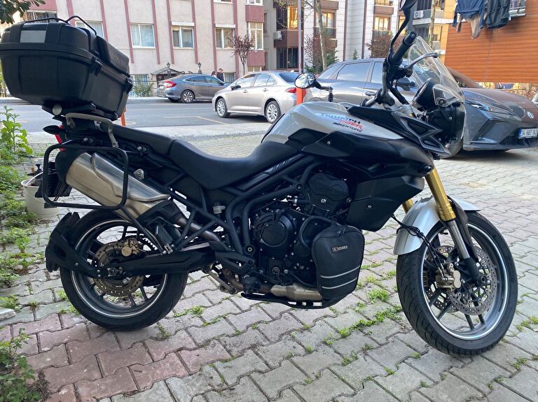 Triumph Tiger 800
