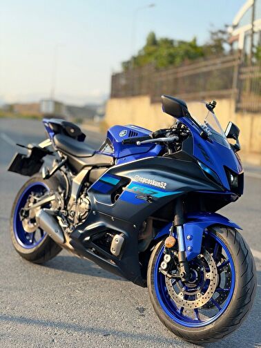 Yamaha R7