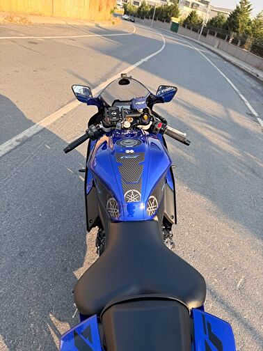 Yamaha R7