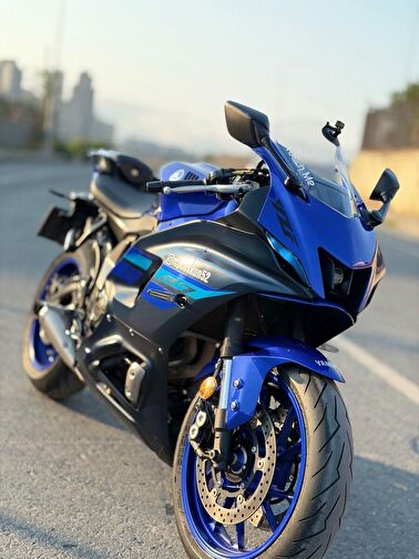 Yamaha R7