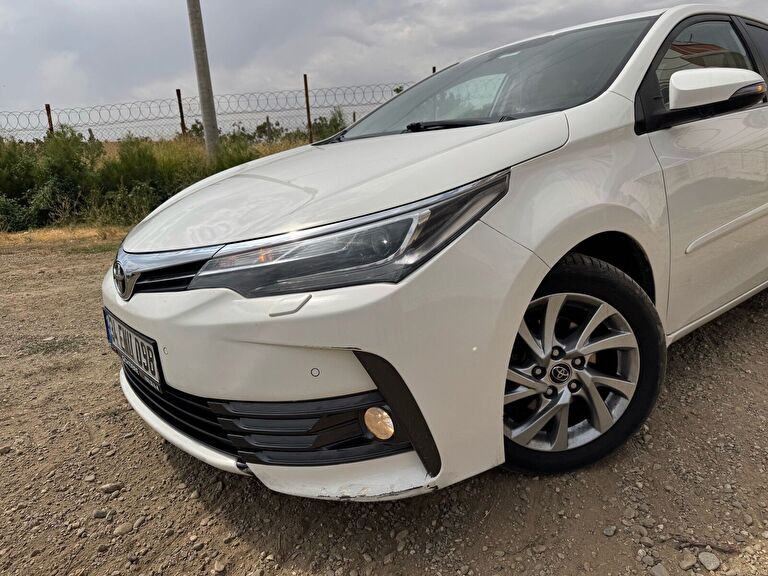 TOYOTA COROLLA