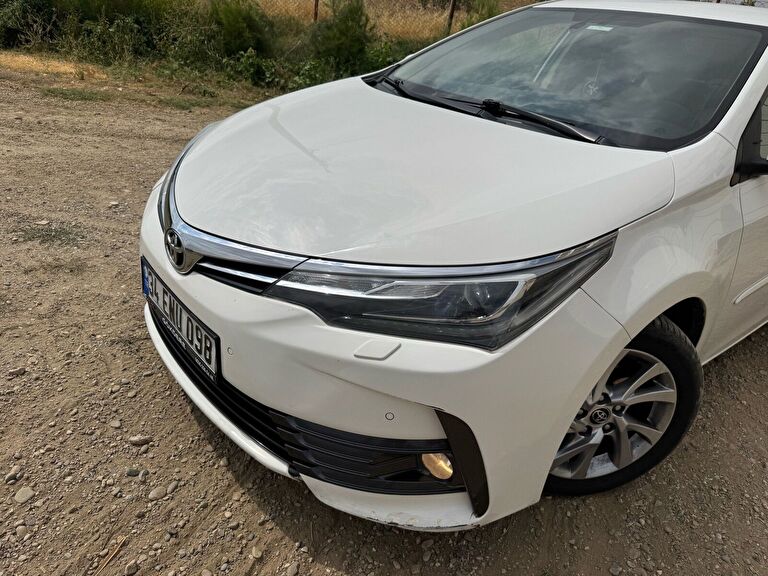 TOYOTA COROLLA