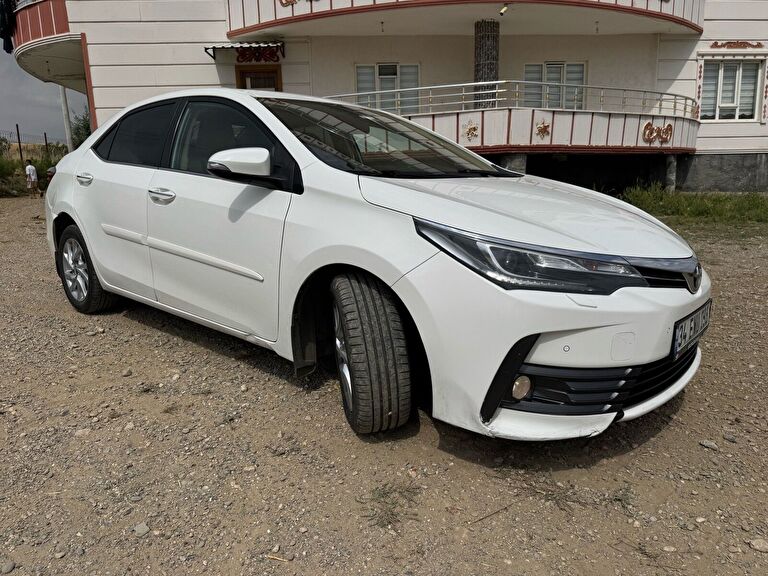 TOYOTA COROLLA