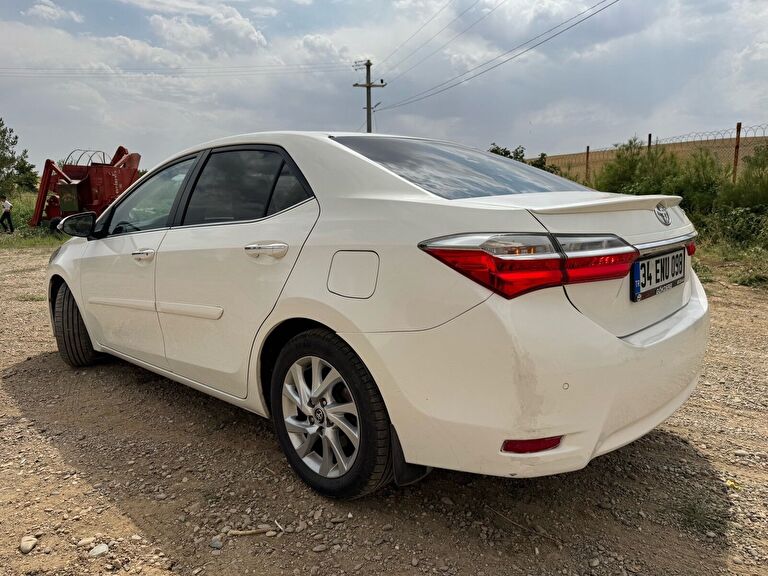 TOYOTA COROLLA