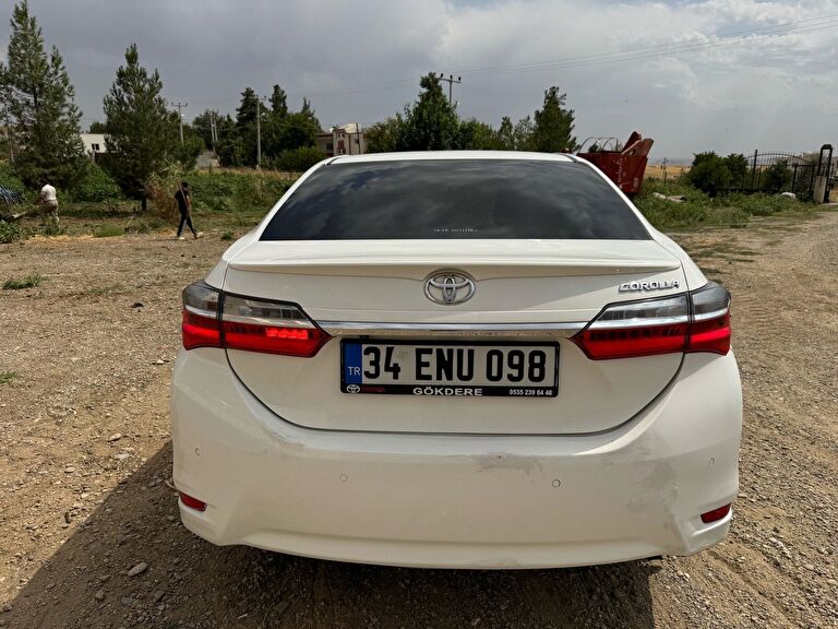 TOYOTA COROLLA