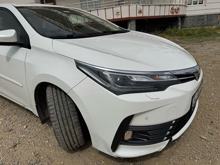 TOYOTA COROLLA
