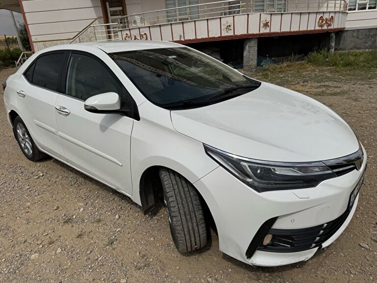 TOYOTA COROLLA