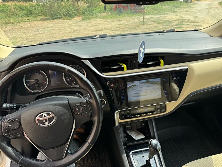 TOYOTA COROLLA