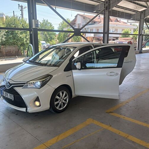 TOYOTA YARIS