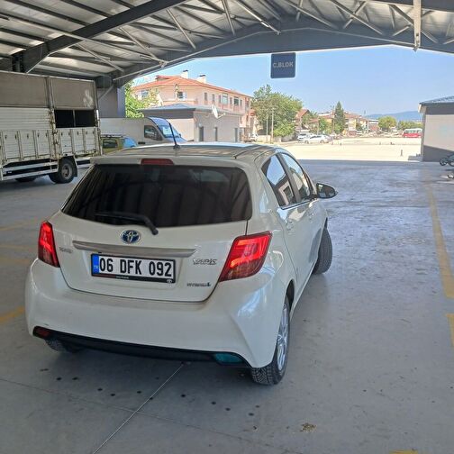 TOYOTA YARIS